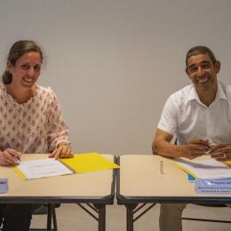 Signing of the partnership between Camille Bonenfant-Jeanneney, CEO of Storengy and François Astorg, Mayor of Annecy